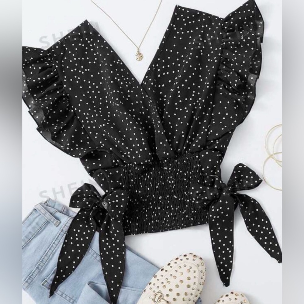 VCAY Ruffle Armhole Shirred Hem Polka-dot Top